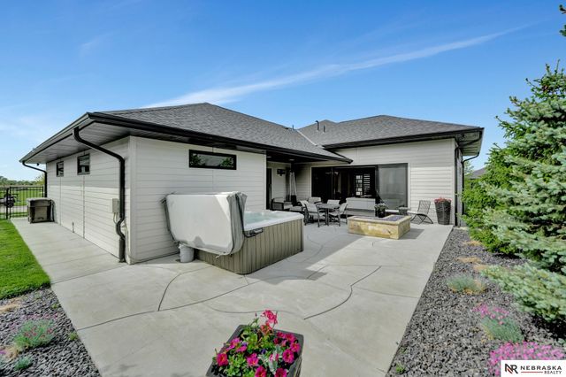 9619 Toma Road, Lincoln, NE 68526