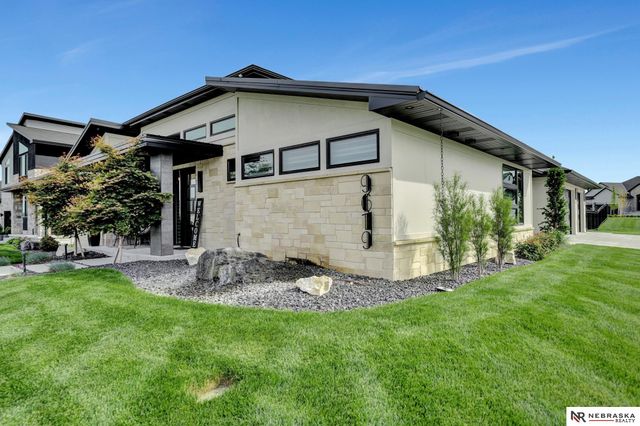 9619 Toma Road, Lincoln, NE 68526