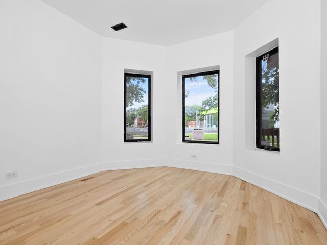 7125 S Drexel Avenue, Chicago, IL 60619