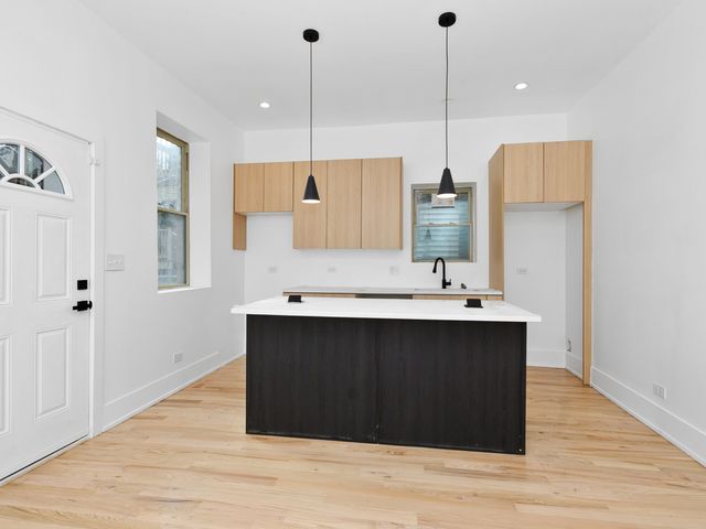 7125 S Drexel Avenue, Chicago, IL 60619