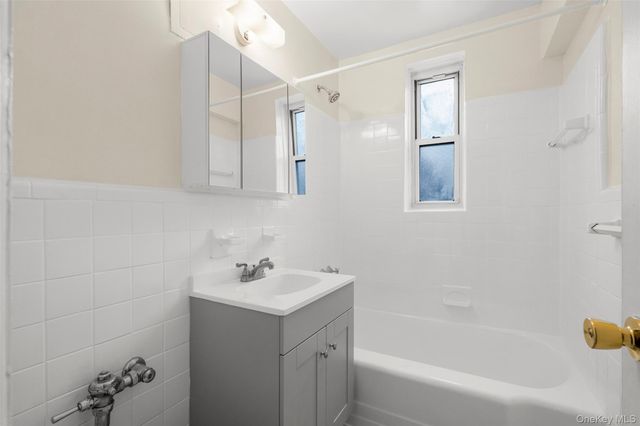 125 Bronx River Road 7A, Yonkers, NY 10704