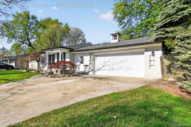29807 Champine Street, St. Clair Shores, MI 48082