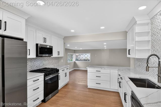 29807 Champine Street, St. Clair Shores, MI 48082