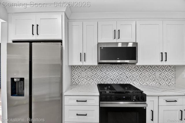 29807 Champine Street, St. Clair Shores, MI 48082