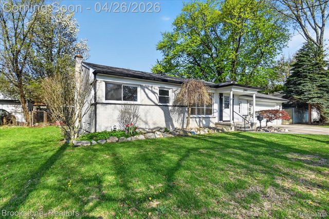 29807 Champine Street, St. Clair Shores, MI 48082