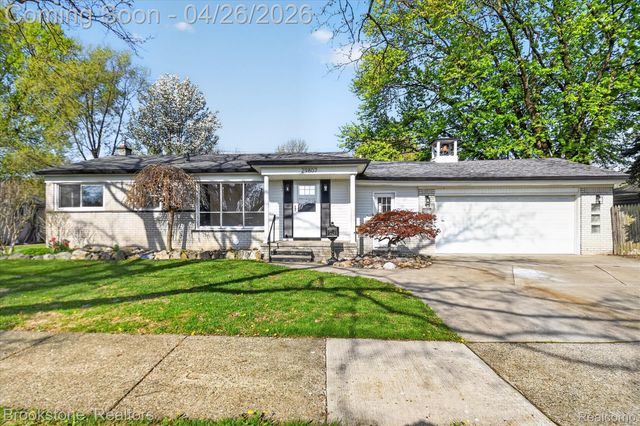 29807 Champine Street, St. Clair Shores, MI 48082