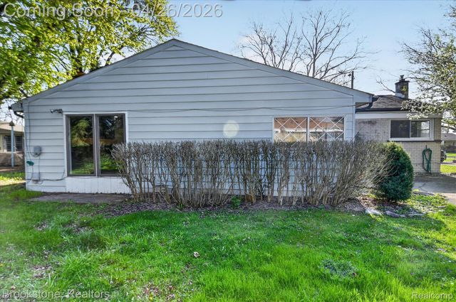 29807 Champine Street, St. Clair Shores, MI 48082