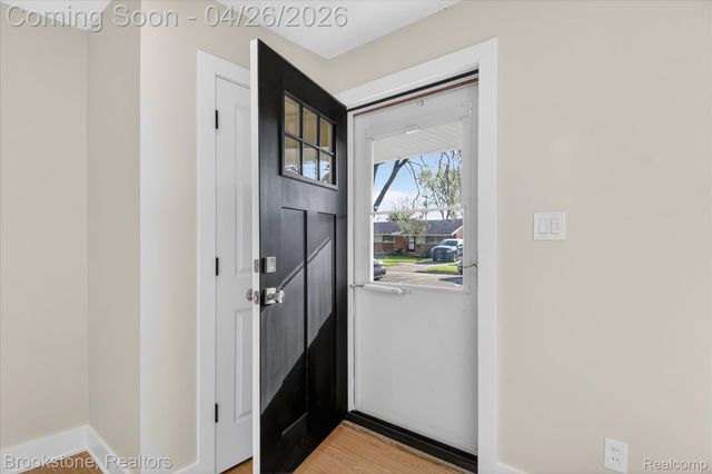 29807 Champine Street, St. Clair Shores, MI 48082