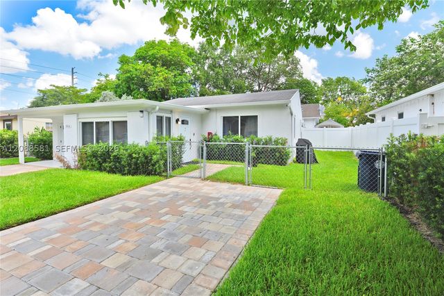 326 SW 14th St 2, Dania Beach, FL 33004