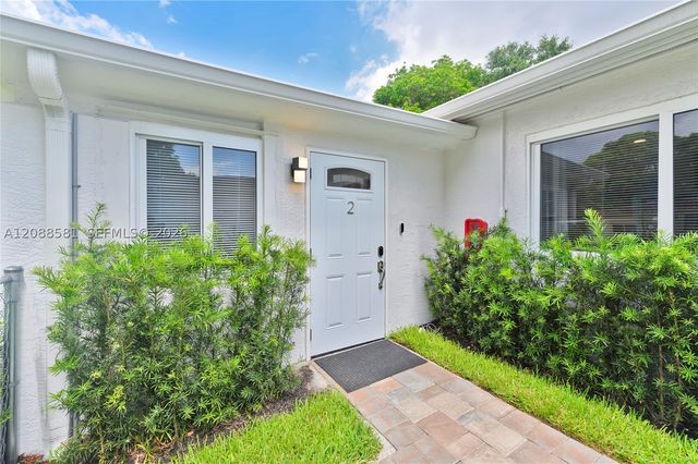 326 SW 14th St 2, Dania Beach, FL 33004