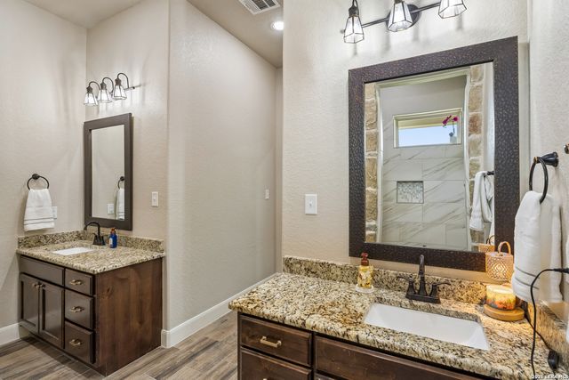 137 Trail Boss, La Vernia, TX 78121