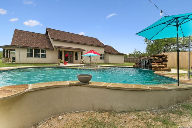 137 Trail Boss, La Vernia, TX 78121