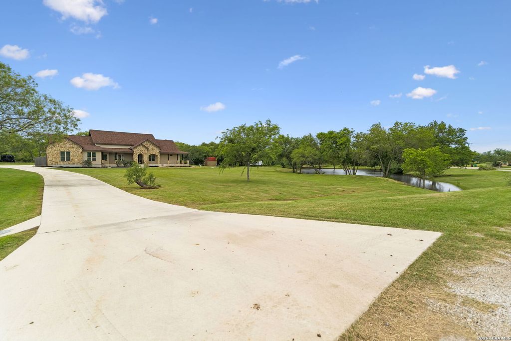 137 Trail Boss, La Vernia, TX 78121