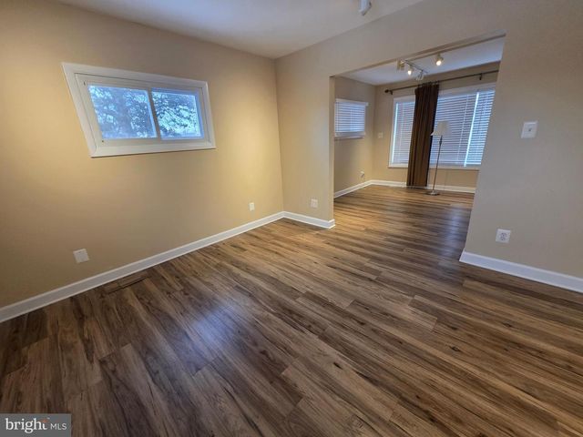 513 W BUTLER AVE, Chalfont, PA 18914