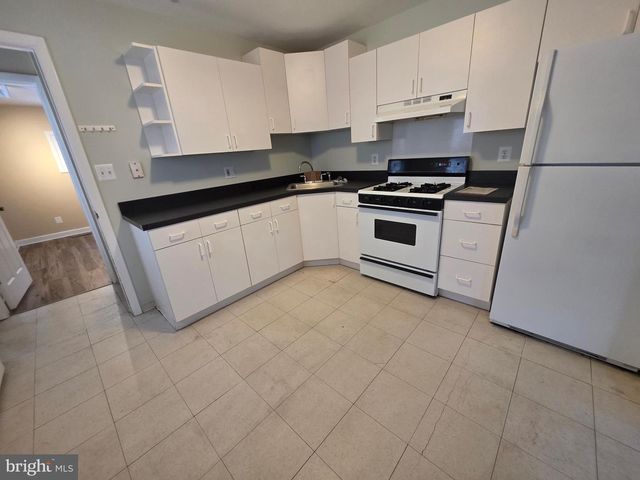 513 W BUTLER AVE, Chalfont, PA 18914