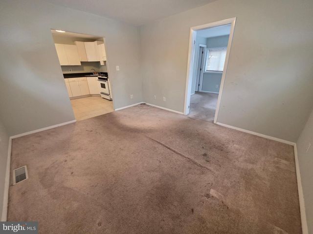 513 W BUTLER AVE, Chalfont, PA 18914