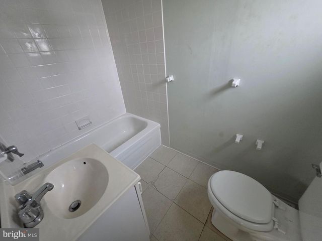 513 W BUTLER AVE, Chalfont, PA 18914