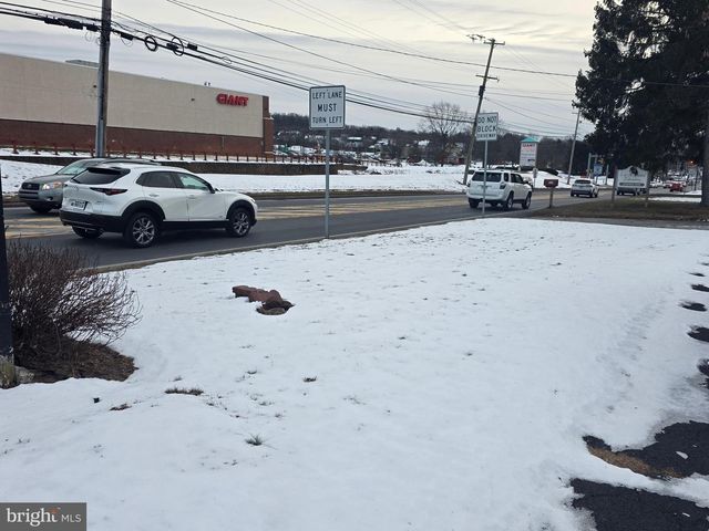 513 W BUTLER AVE, Chalfont, PA 18914