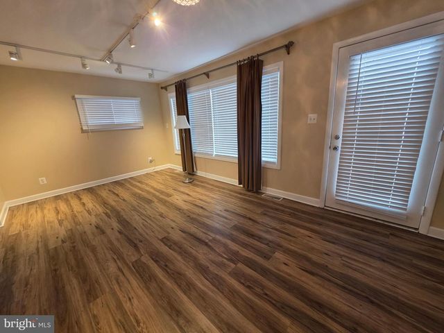 513 W BUTLER AVE, Chalfont, PA 18914