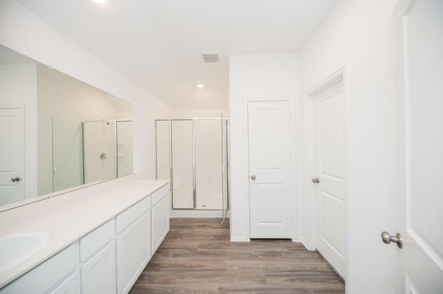 7406 Bartoncliff Drive, Katy, TX 77493