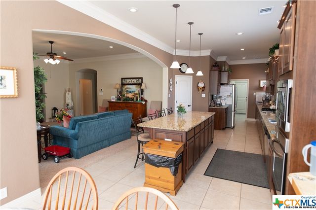 21706 Chaucer Hill, San Antonio, TX 78256