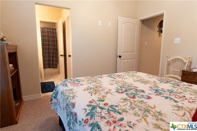 21706 Chaucer Hill, San Antonio, TX 78256