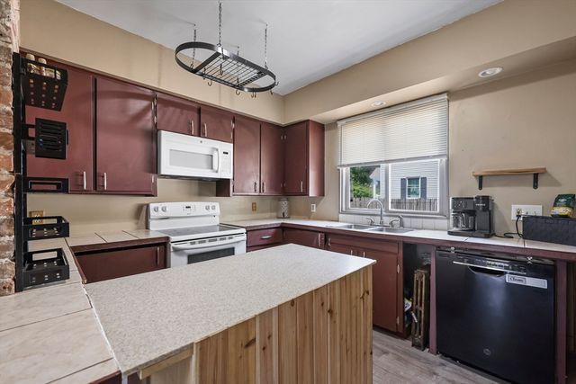 42 Briggs Ave, Pittsfield, MA 01201