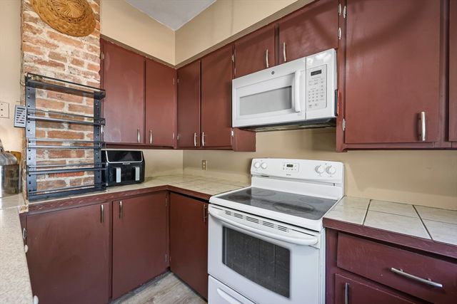 42 Briggs Ave, Pittsfield, MA 01201