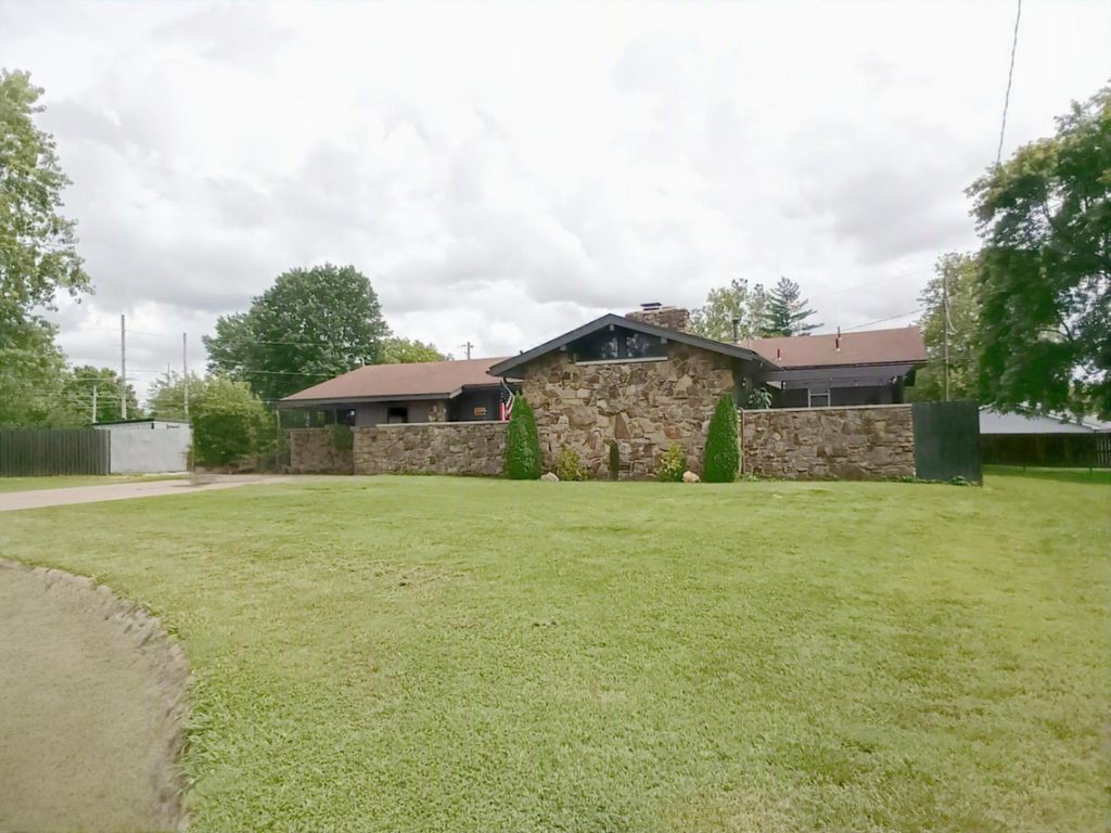 3336 E Alpine Drive, Springfield, MO 65804