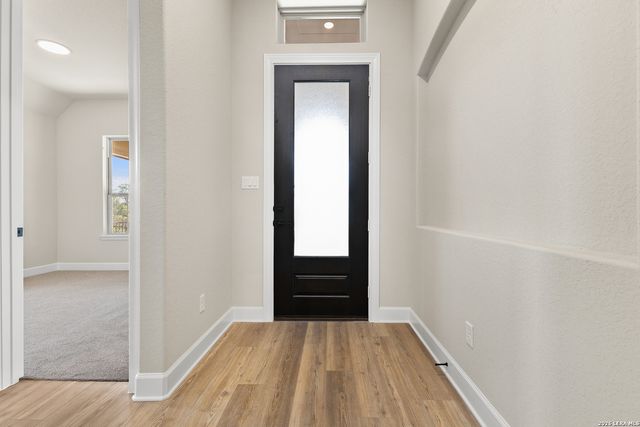 137 Gallant Fox, Castroville, TX 78009