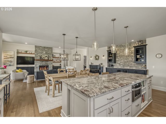 41055 Se KITZMILLER Rd, Eagle Creek, OR 97022