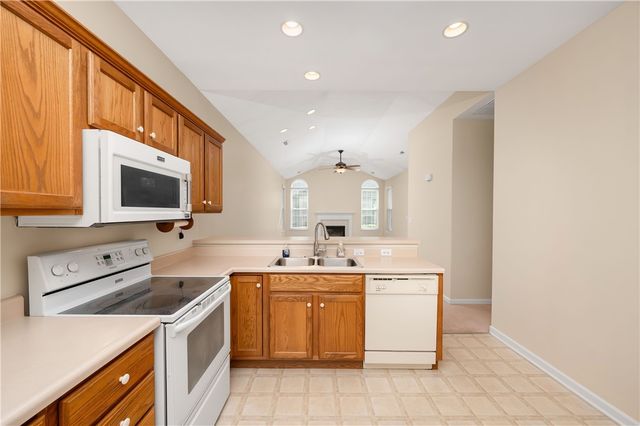 2074 Winchester Ct, Connoquenessing Twp, PA 16053