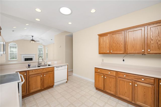 2074 Winchester Ct, Connoquenessing Twp, PA 16053