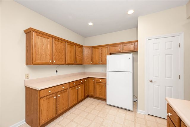 2074 Winchester Ct, Connoquenessing Twp, PA 16053