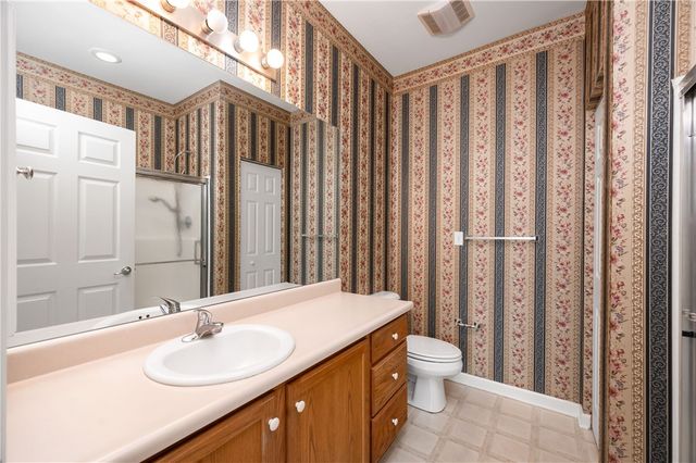 2074 Winchester Ct, Connoquenessing Twp, PA 16053