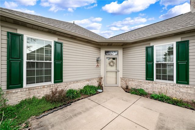 2074 Winchester Ct, Connoquenessing Twp, PA 16053