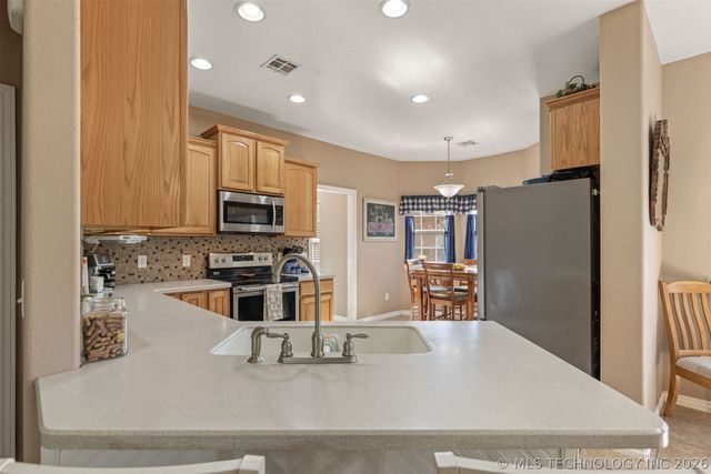 6338 W 77th Street, Tulsa, OK 74131
