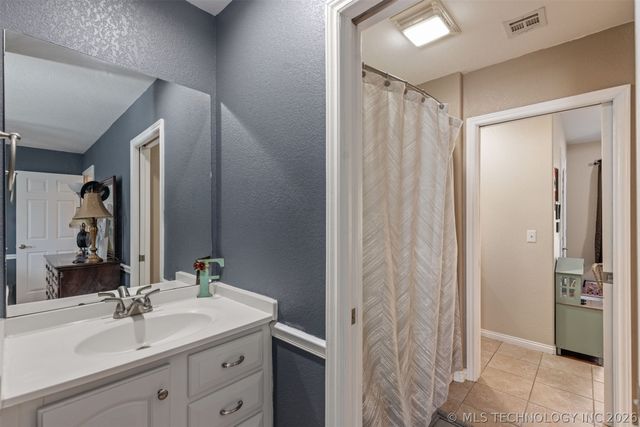 6338 W 77th Street, Tulsa, OK 74131