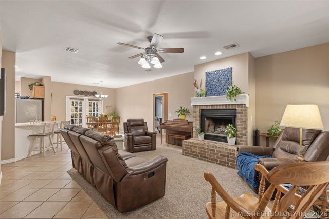 6338 W 77th Street, Tulsa, OK 74131