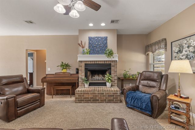 6338 W 77th Street, Tulsa, OK 74131
