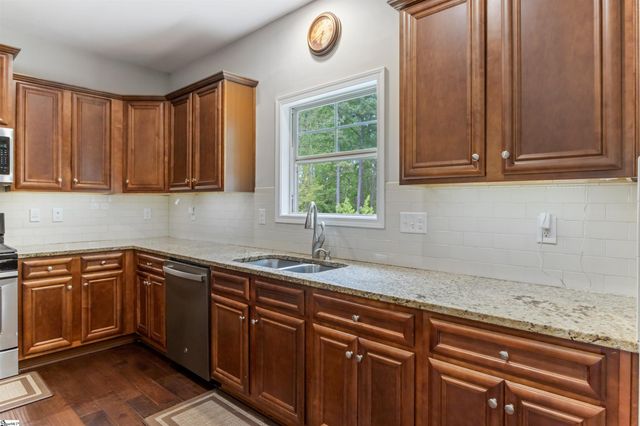 540 Bella Woods Trail, Inman, SC 29349