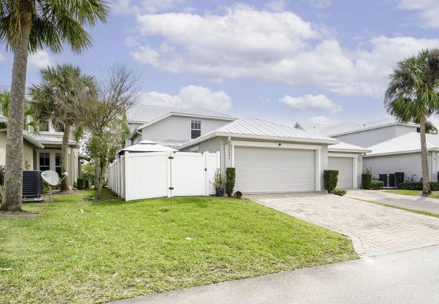 10487 SW Westlawn Boulevard, Port St. Lucie, FL 34987