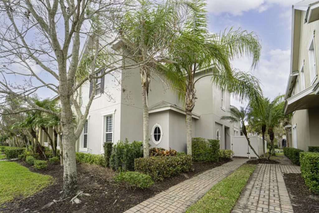 10487 SW Westlawn Boulevard, Port St. Lucie, FL 34987
