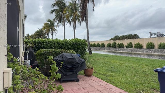9925 NW 57th Manor, Coral Springs, FL 33076