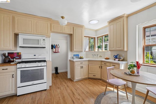 4282 Fruitvale Ave, Oakland, CA 94602