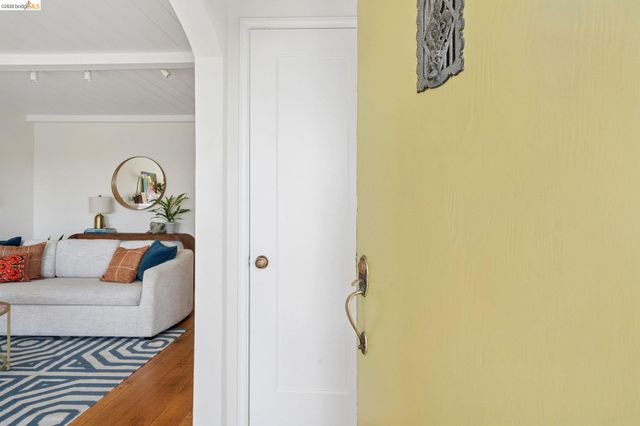 4282 Fruitvale Ave, Oakland, CA 94602