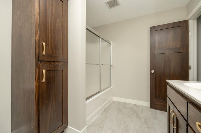 1070 Cubasue Avenue, Shakopee, MN 55379