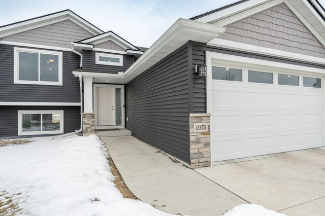 1070 Cubasue Avenue, Shakopee, MN 55379