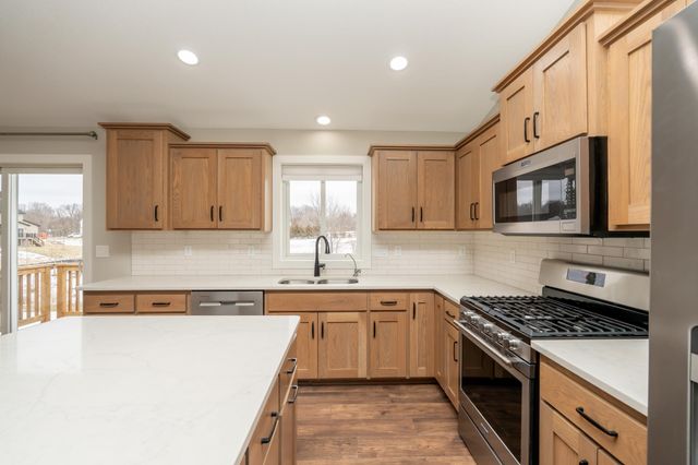 1070 Cubasue Avenue, Shakopee, MN 55379