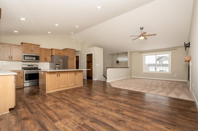 1070 Cubasue Avenue, Shakopee, MN 55379